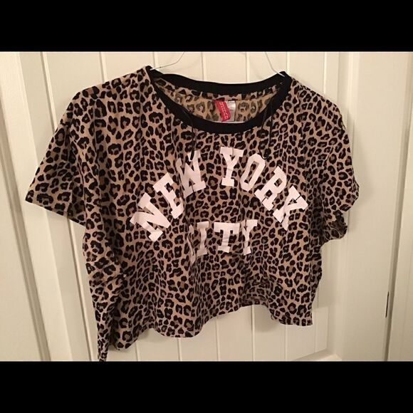 Women’sSexy Print Top size Large - Picture 4 of 5